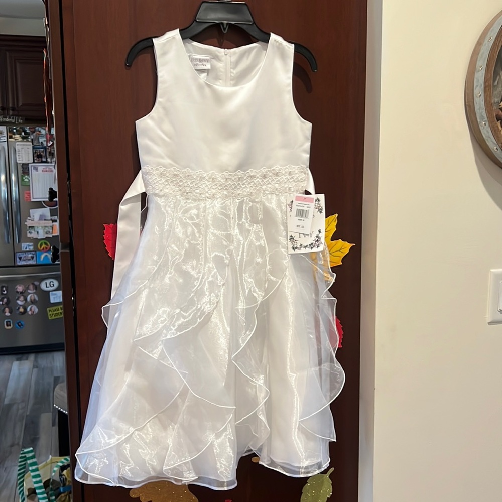 NWT Communion or Flower-Girl dress. Size 10.